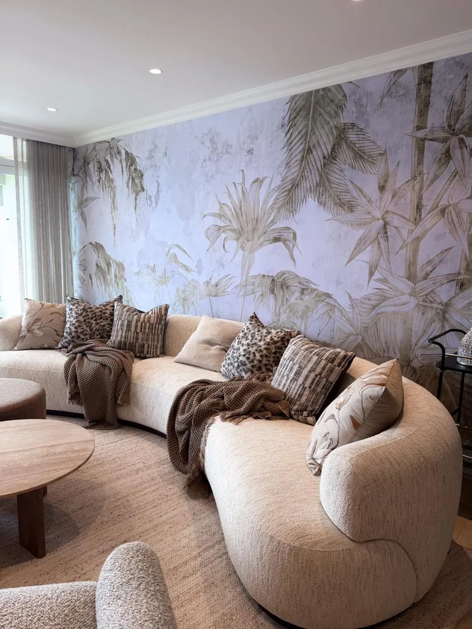 23 Interiors wallpaper installation